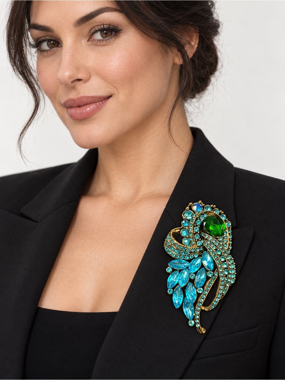 Large Peacock Brooch Blue Green Rhinestone Statement Pin Gold Tone NEE